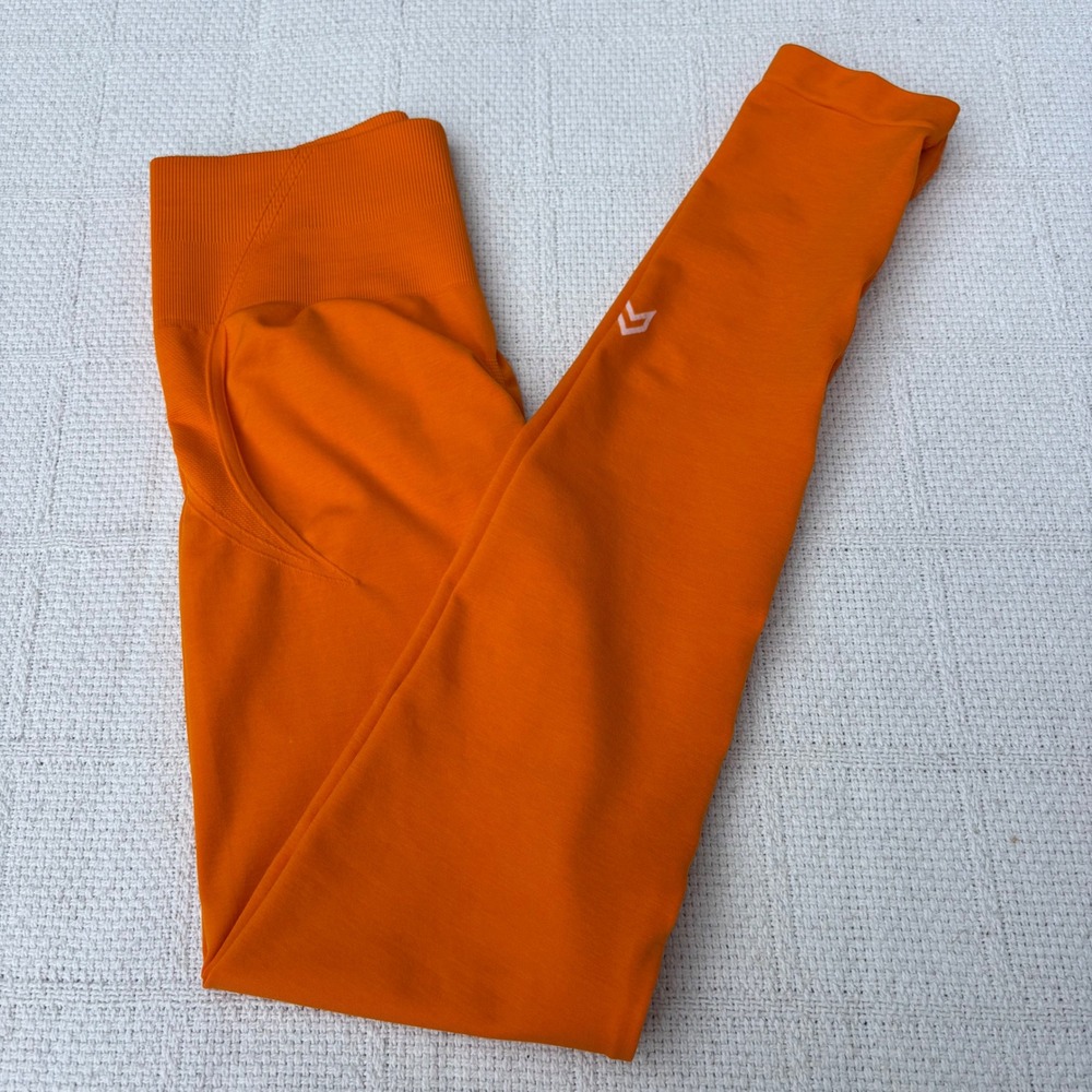 Women's Small ONER Active Effortless Flame Orange Workout Scrunch Leggings